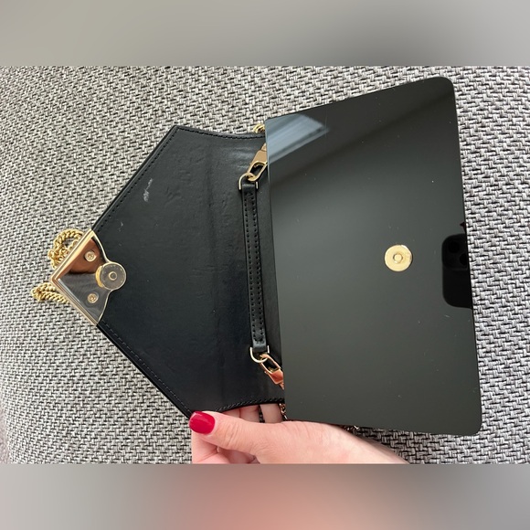 Michael Kors Black Barbara Envelope Acrylic Clutch - Picture 10 of 12